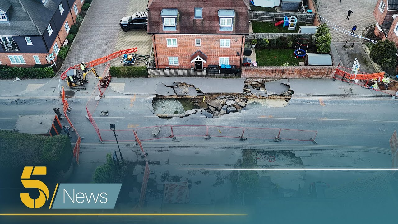 Huge sinkhole swallows up almost an entire street in Surrey | 5 News