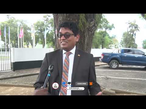 DE PRESIDENT MOET NU MINDER OVERLEGGEN EN MEER BESLUITEN NEMEN ZEGT GAJADIEN - PRIME 18 APRIL 2023