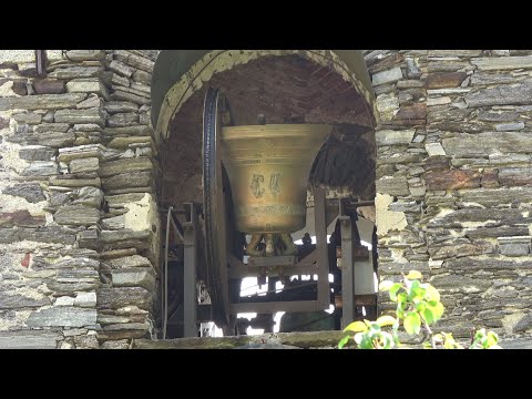 Boat trip on the lake with a visit to the bells in the medieval village of Ronco