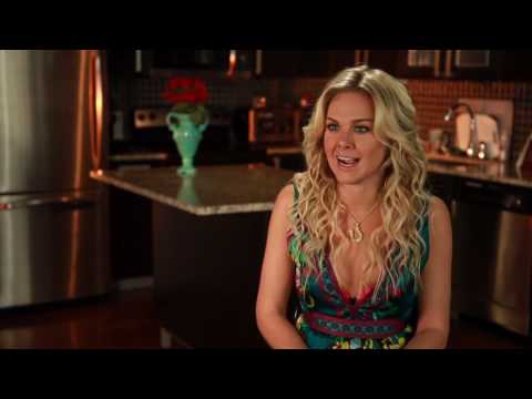 Biography | Who is LBB | Laura Bell Bundy