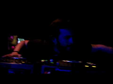 steve angello - be vs satisfaction vs show me love @ Zouk singapore 18/12 2009