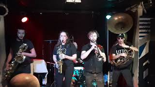 Download lagu La Brique (live) - Coeur de la Nuit (Ferdinand Dreyssig Rework) mp3 Download lagu La Brique (live) - Coeur de la Nuit (Ferdinand Dreyssig Rework) mp3