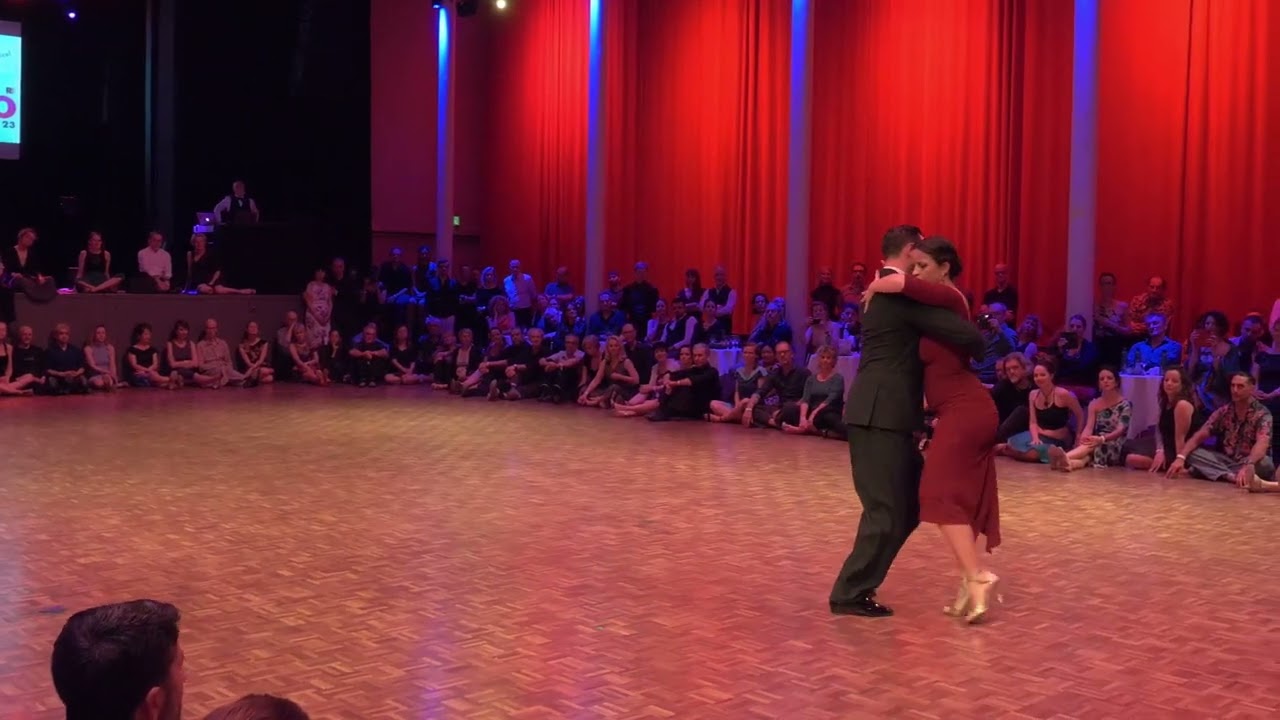 Video thumbnail for Stephanie Fesneau & Fausto Carpino - Tal Vez Sera Su Voz! (Anbìbal Troilo & Alberto Marino)