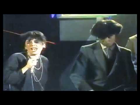 EMOCIONES CLANDESTINAS - ANÍMATE [Demo1] REMASTERIZADO 1080p.