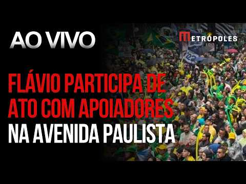 Flávio Bolsonaro realiza ato na Avenida Paulista a uma semana do 2º turno