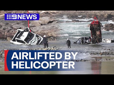 Cars returned to shore by helicopter after being swept out during Wye River flood | 9 News Australia