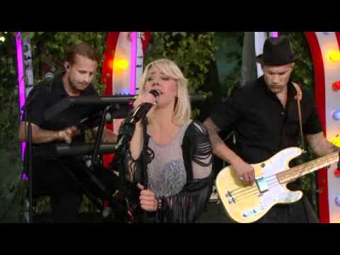 Veronica Maggio - Välkommen in (Allsång på Skansen)