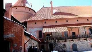 preview picture of video 'A day in Trakai Fortress, Lithuania - Excursión al Castillo fortaleza de Trakai, Lituania'