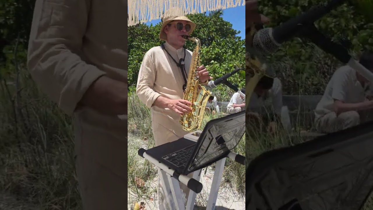 Promotional video thumbnail 4 for Vincent Gold Sax