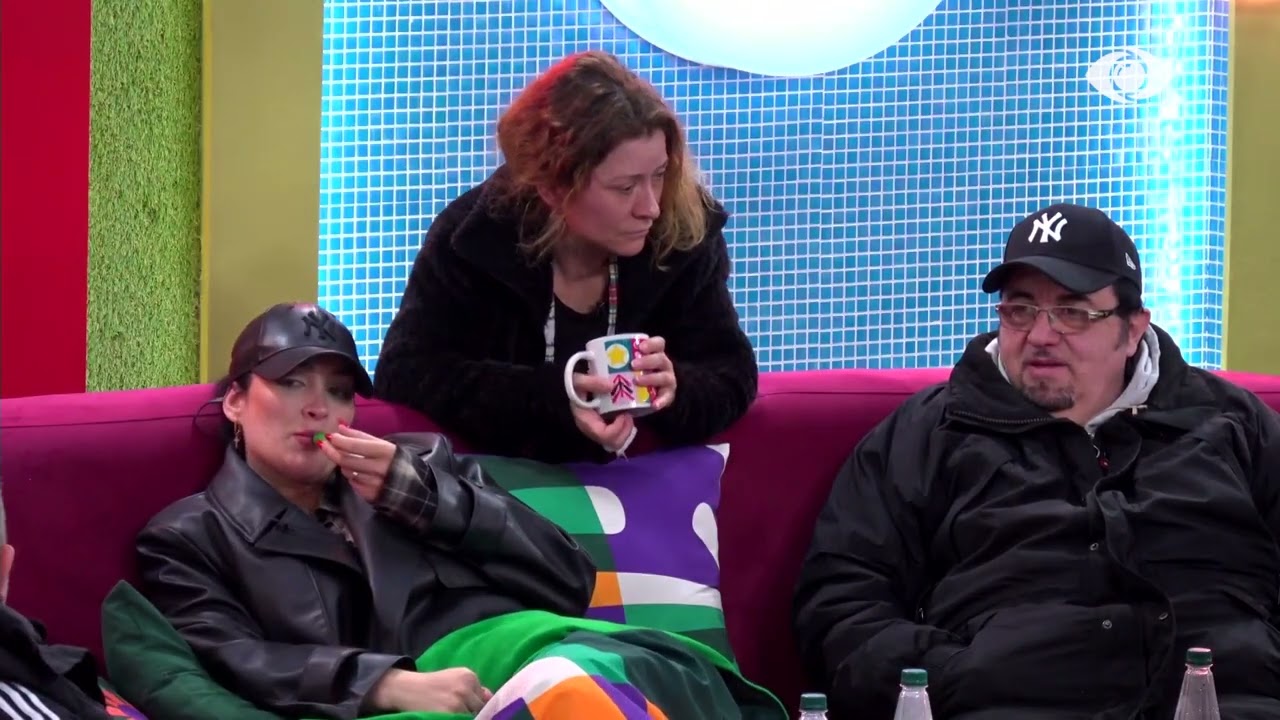 Gazi replikon me Julin, ‘thumbon’ Ilnisën: Mendojnë njerëzit se jemi grup bashkë…