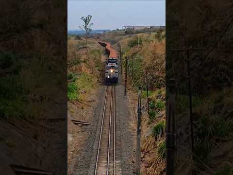 Composição da Rumo  carregado com minerio de bauxita. #train #ferrovia #railtrack #railway #railfan