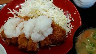【かつや】　まさかの揚げ物があっさり系？おろしカツ定食