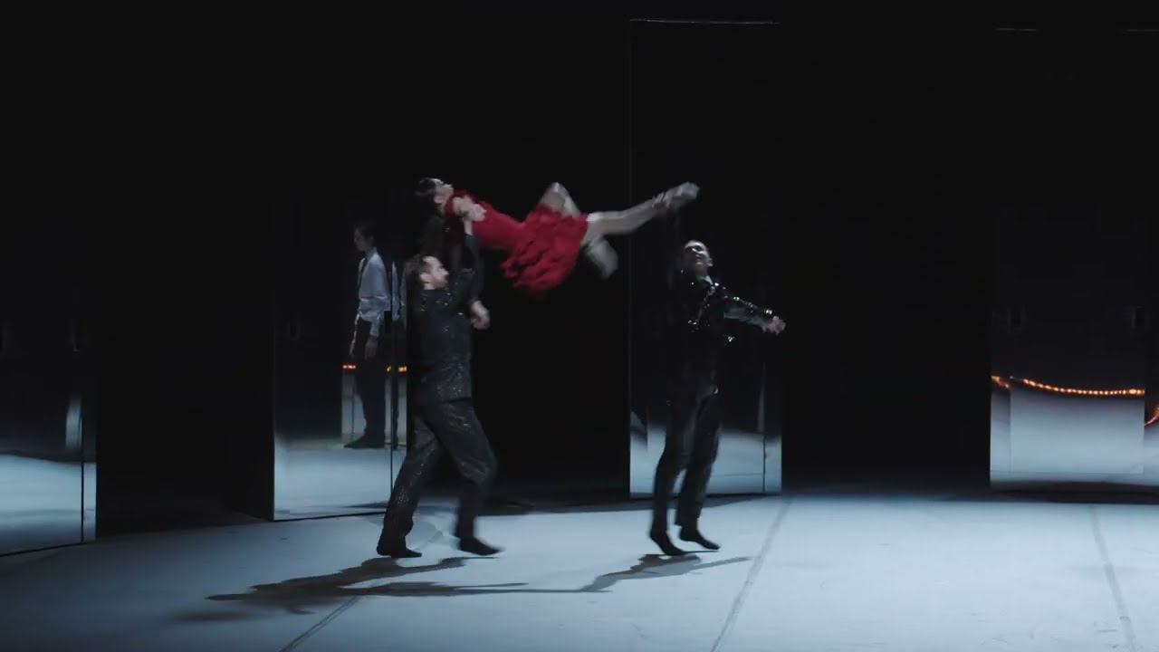 Watch a dance extract