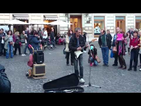 Serin playing Pink Floyd outside Pantheon Roma Italy, great stuff!!!