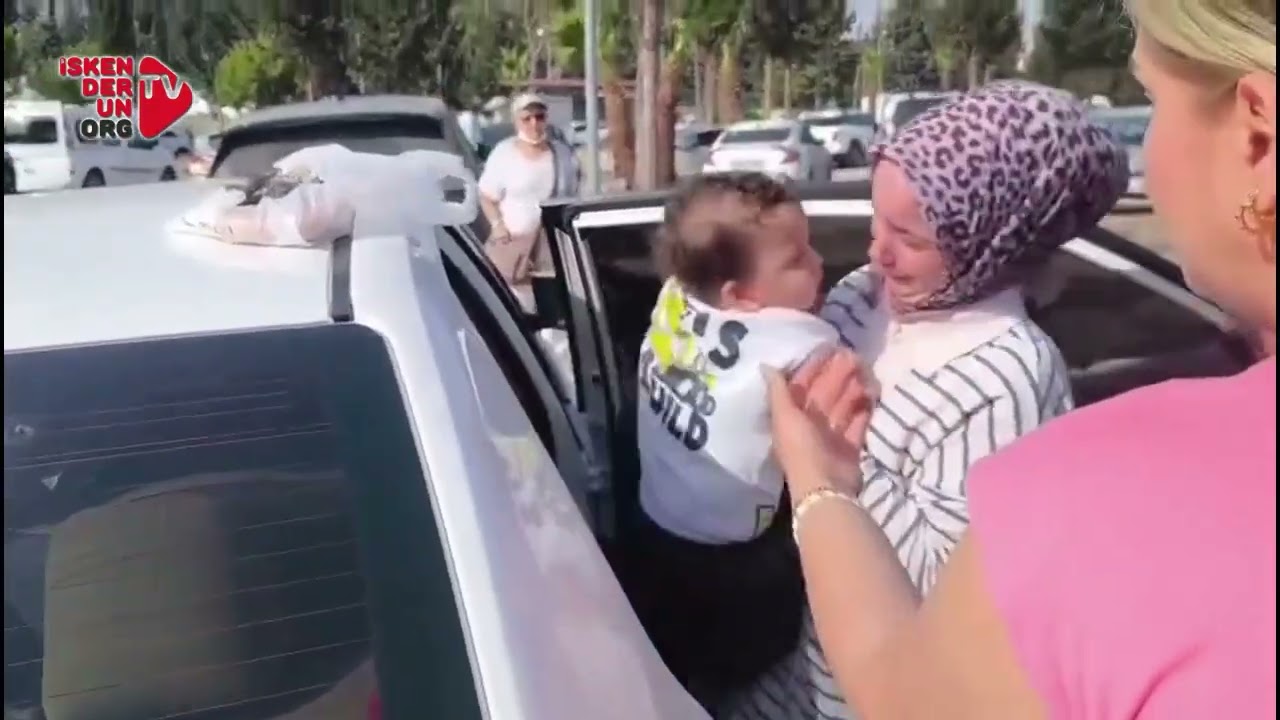 İskenderun’da Araçta Mahsur Kalan Çocuk Kurtarıldı