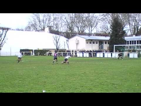 Laura marque le dimanche 5 Janvier 2014 face à Amiens