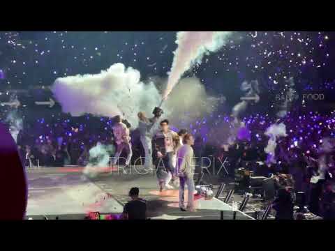 BTS (방탄소년단) PTD on stage LA 211202 - Stay + So What