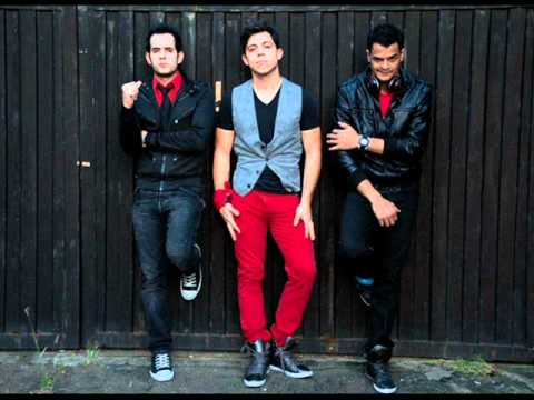 AURA - chiquita linda