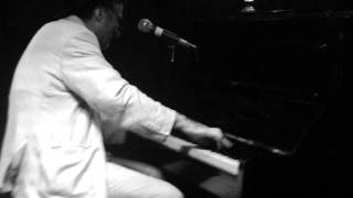 jon cleary at chickie wah wah 04 30 2012 010