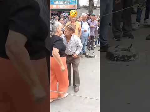 Viejito mañoso! 🤭🤣🤣🤣#fy #funny#