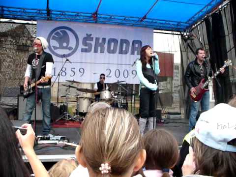 Ewa Farna - Zavři oči live @ Plzeň, 6.6. 09 (Škoda Day)