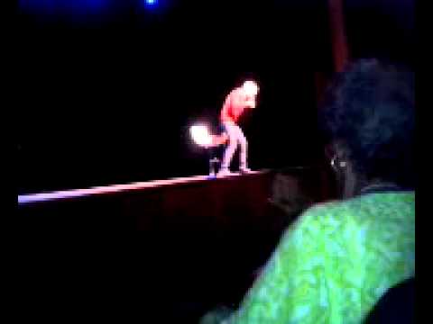 stand up comedy de henrique lazo