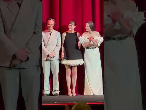 Marion Cotillard se convierte en una fría reina del cine en ‘La torre de hielo’