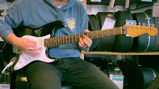 Video thumbnail for Fender ST 562 Contemporary Stratocaster 1984-87 Black by SUYGtv