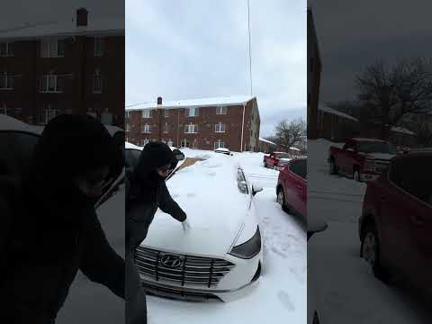 Problems with the snow @RamyasCapsule #usa #internationalblogger #snow #car #drivinginsnow #cars