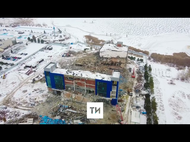 Как сносят ТРК «Ривьера» в Казани