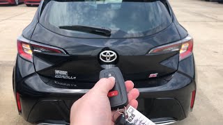 Several ways to operate door locks using a Toyota smart key