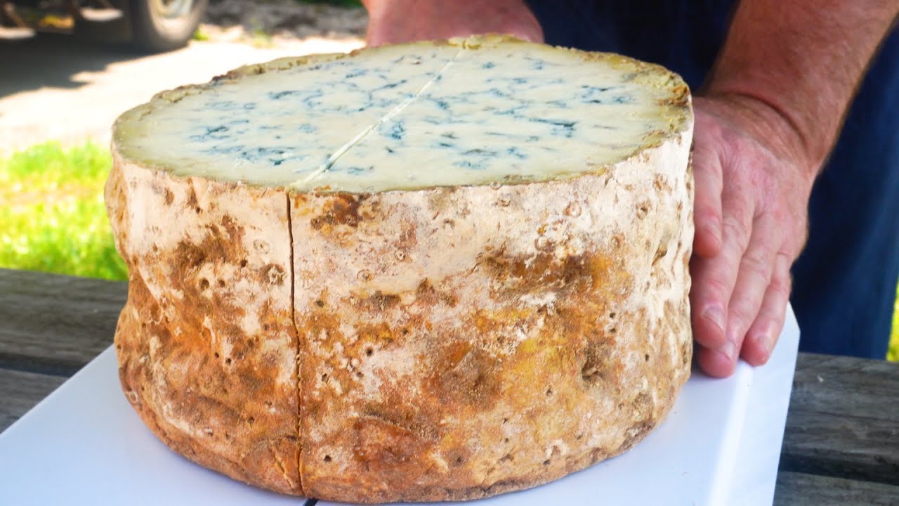 Alla scoperta dello Stichelton: il blue cheese inglese fatto con latte crudo