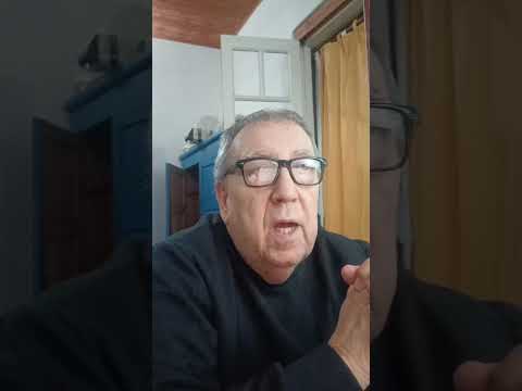 Leyendo poesía en casa. Eduardo Manso. Berisso. Buenos Aires Argentina