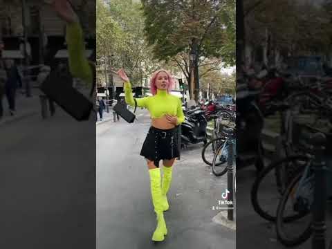 Девушки колойе. Coca cola cans cover. Клавдия высокова клава кока. Кока душный. Coke can cover.