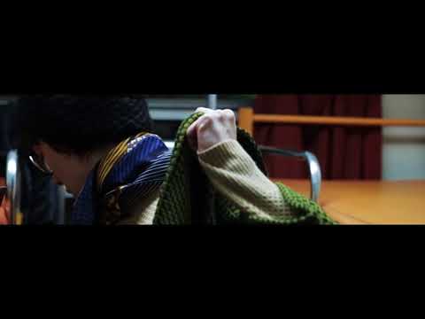 LOOKING FOR THE MOON( version courte )