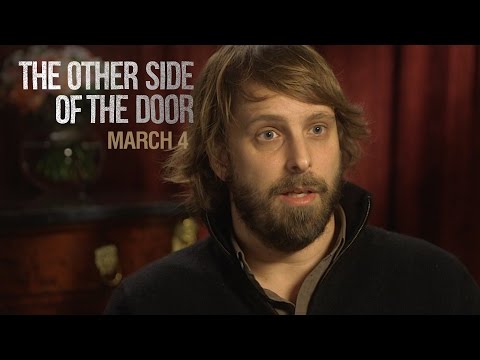 The Other Side of the Door (Featurette 'Behind the Door')