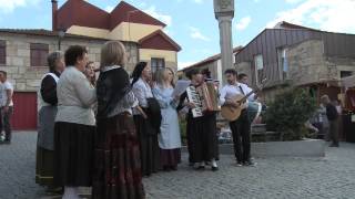 preview picture of video 'Festa das vindimas de Barcos, Tabuaço 2014 - o Grupo de Cantares'