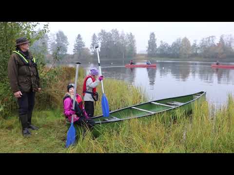 Männikön koululaiset melomassa