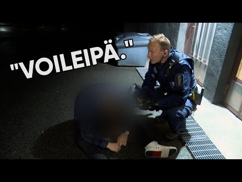 Oulun poliisit ja väsynyt voileipämies | Poliisit