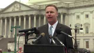 preview picture of video 'NBAA's Bolen Calls for Restoration of FAA Funding at Capitol Hill Rally'