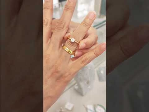 ¿Cómo colocar el anillo de compromiso durante la boda?