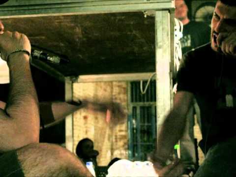 Video thumbnail for Μυαλά στο Πάτωμα / Τσάι (Myala sto Patoma / Tsai)