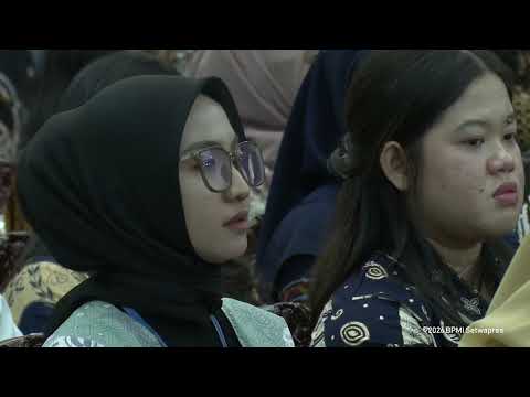 The Vice President's Gathering with the Vice President's Secretariat Staff