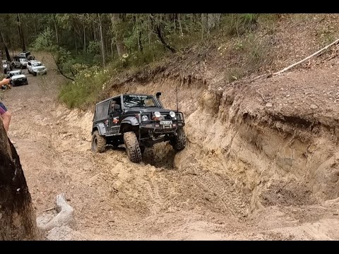 WHO WINS?  YOU DECIDE HILLCLIMB Suzuki Sierra v  Toyota 80series v Nissan GU v GQ v LN106 v RN105