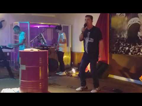 Deus é Pai Ministry