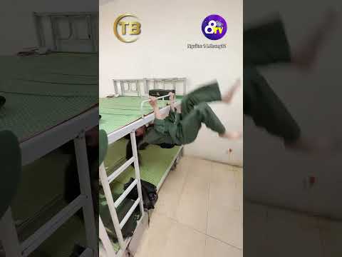 Gái xinh đi quân sự biểu diễn lộn nhào | TÁM TV #shorts