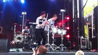 Corner of the Sky - Cut Copy (Live) at Pitchfork