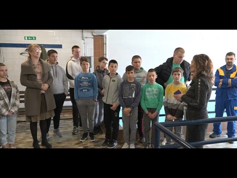 PRILOG - OSNOVCI ŠKOLE IZ GORNJIH BANJANA POSETILI FABRIKU VODE /22.03.2023./TV GM PLUS