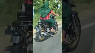 Download lagu ibu ne sopo iki cahh, kueren poll🫶#cb #cbindonesia #cb100 #cb125 #herex #icikiwirgank #shorts #cbi mp3 Download lagu ibu ne sopo iki cahh, kueren poll🫶#cb #cbindonesia #cb100 #cb125 #herex #icikiwirgank #shorts #cbi mp3