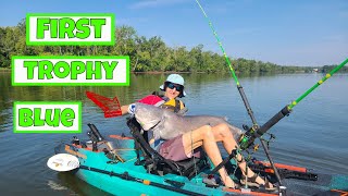 Helping My Friend Catch His First Trophy Catfish | Kayak Fishing | James River | Kayak | Catfishing